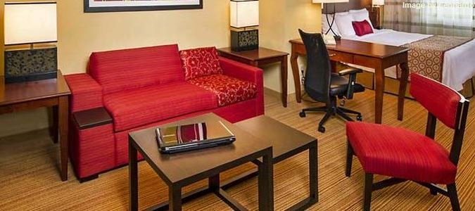 Фото Courtyard by Marriott Long Island MacArthur Airport