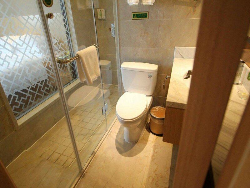 Гостиница Shanghai Waigaoqiao Free Trade Zone Vienna Hotel в Шанхае