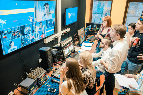 Gazete ve dergiler Youth Center for Media and Communications of the International Student Television Association, Moskova, foto