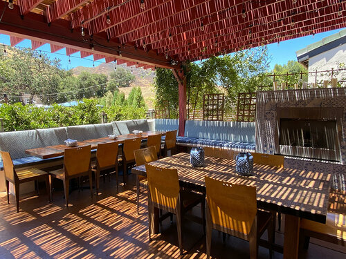 Basta Restaurant