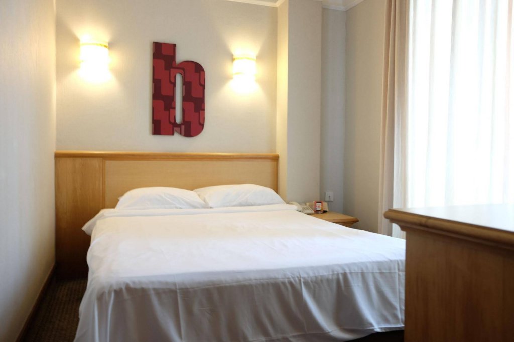 Фото Hotel Bencoolen Singapore