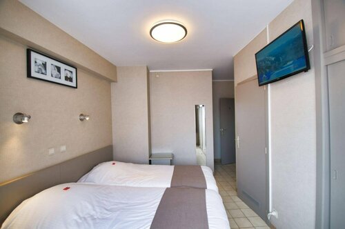 Внешний вид отеля Hotel de Golf в Бредене, фото 5