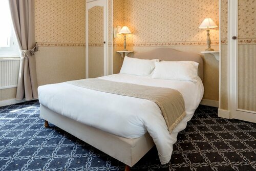 Гостиница Auberge du port des Roches в Ла-Флеше