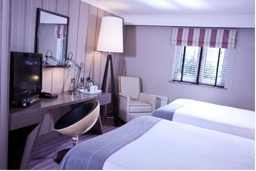 Фото Village Hotel Manchester Cheadle