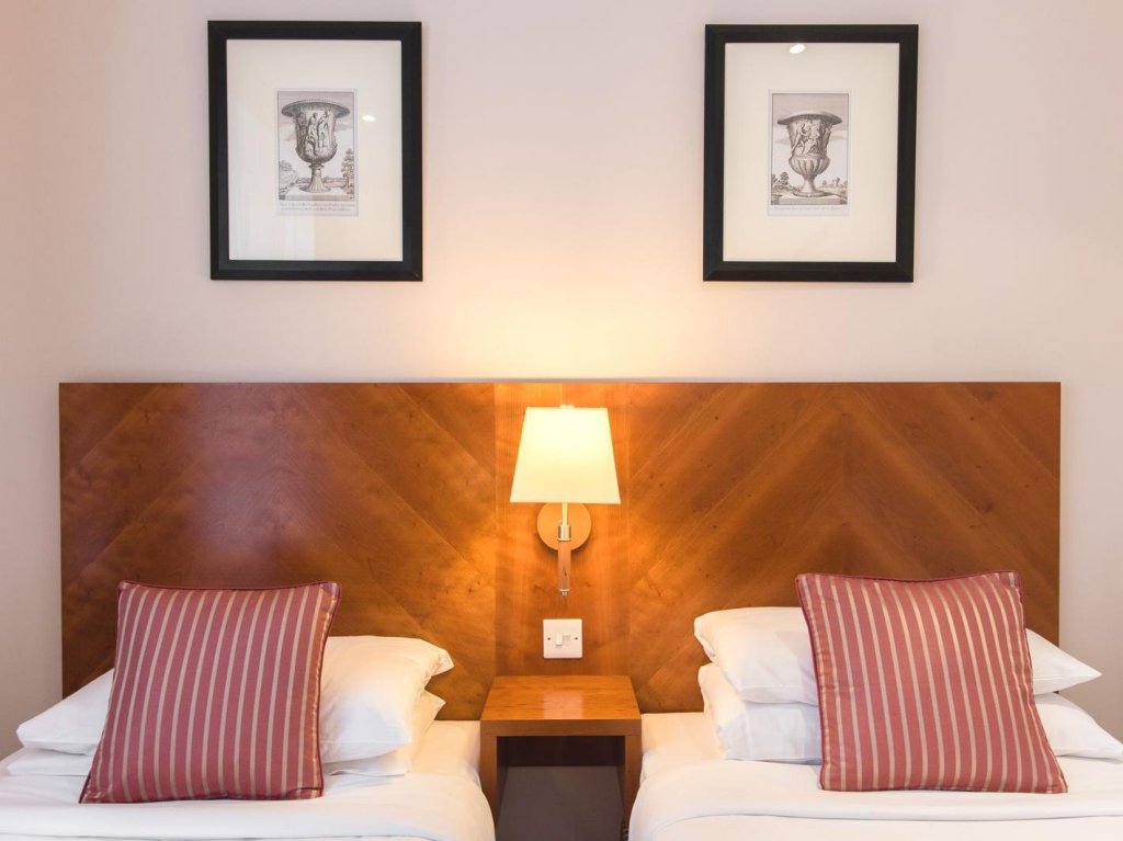 Фото Blandford Hotel