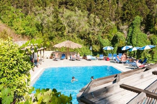 Фото Bastas Hotel & Studios