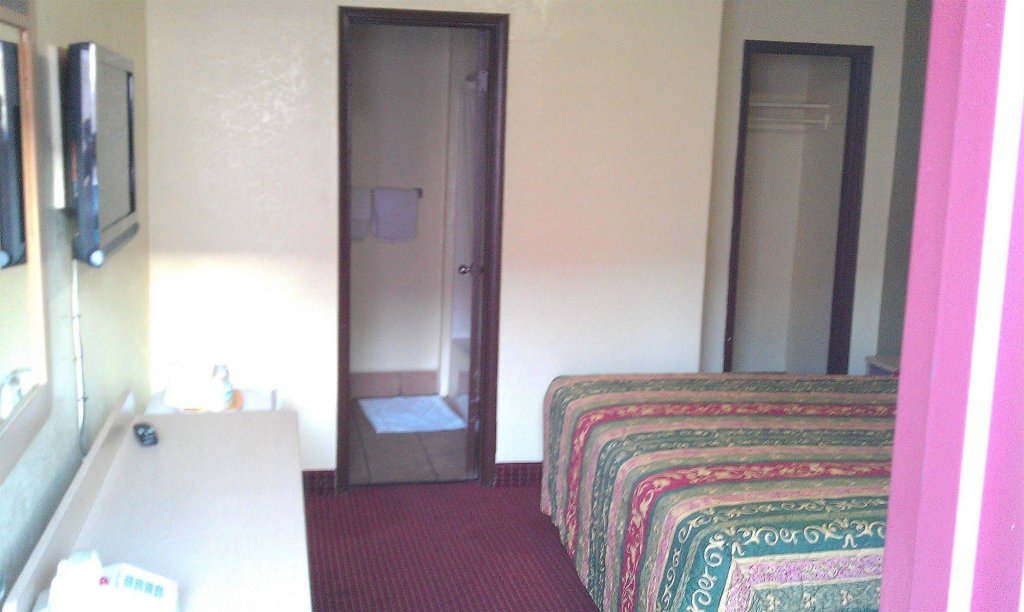 Фото Value Inn Hollywood