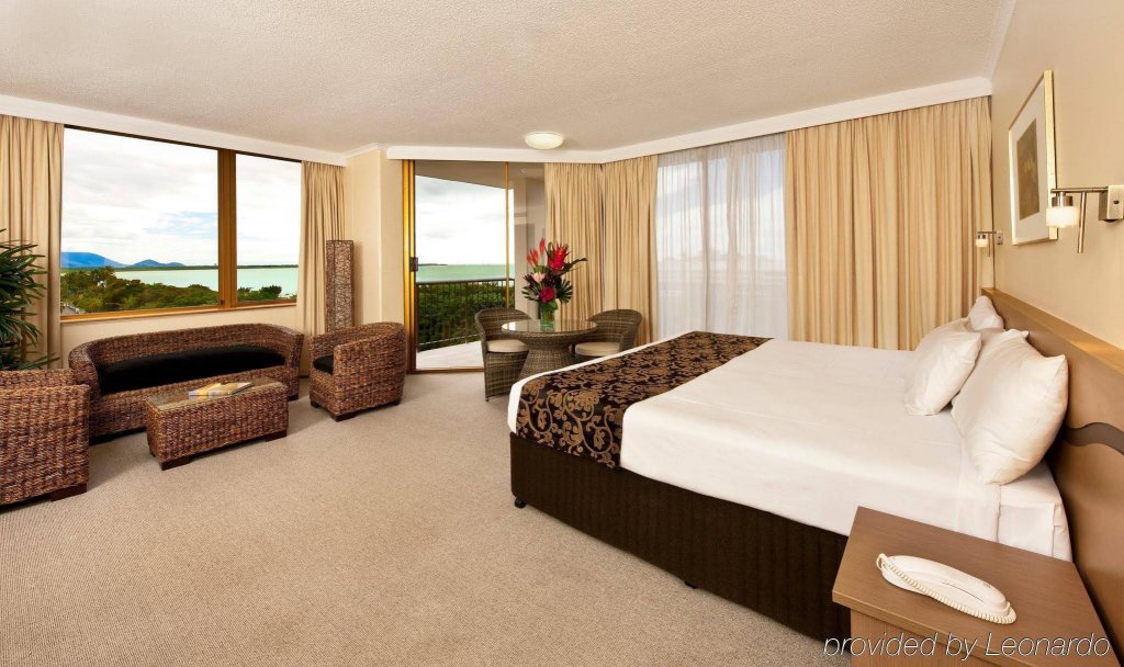 Фото Pacific Hotel Cairns