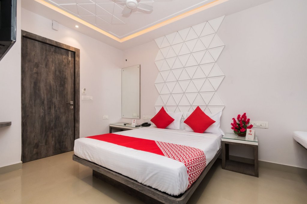 Фото Oyo 10614 Hotel Glassotel
