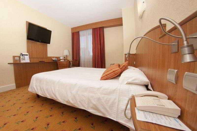 Фото Kyriad - Tours Centre