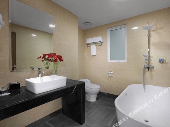 Фото Отель Aston Batam Hotel & Residences