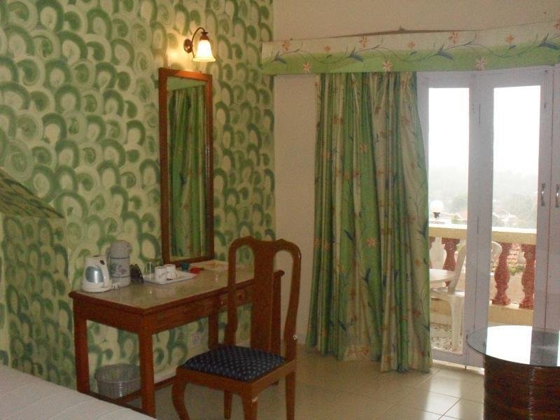 Фото Indismart Woodbourne Resort