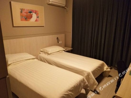 Фото Jinjiang Inn Jinan Jingsanweiba Road