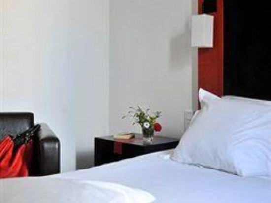 Фото Hôtel Arles Plaza