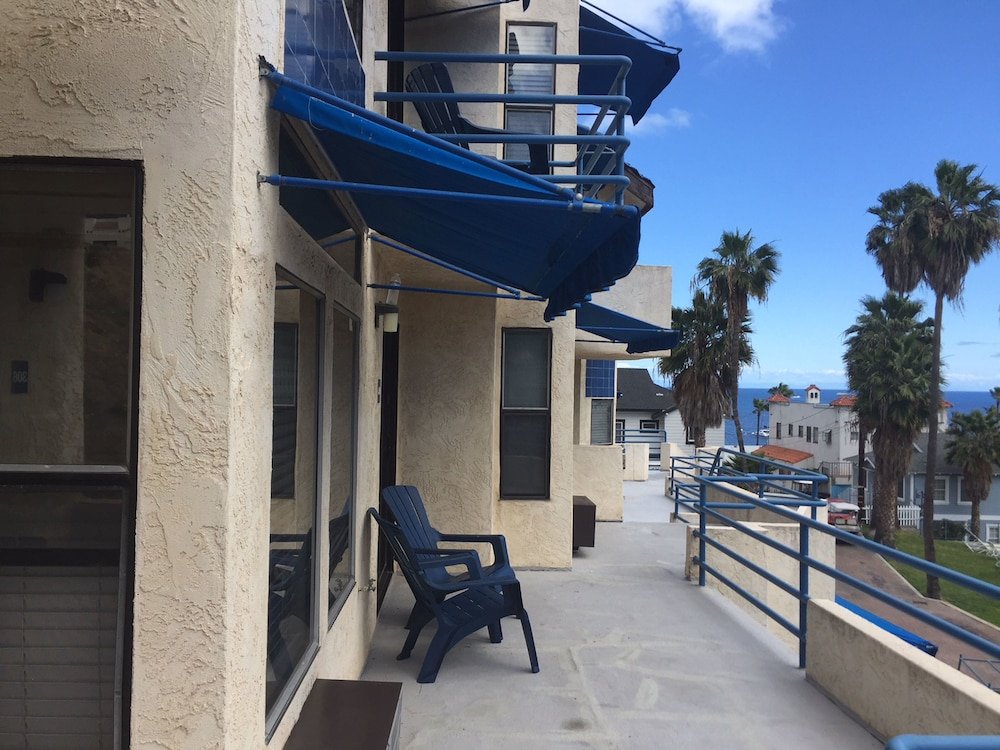 Фото Seaport Village Inn Avalon