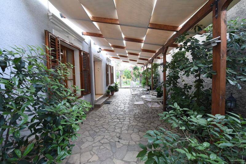 Фото Rose Garden Hotel