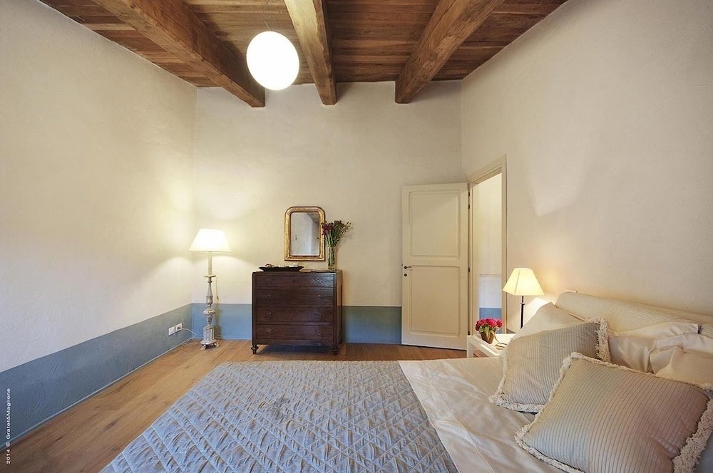 Фото Castello di Postignano Relais