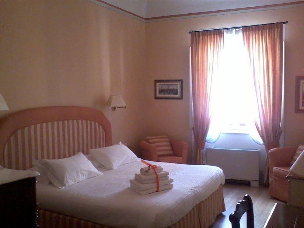 Фото Hotel A Palazzo Busdraghi, Residenza d'Epoca