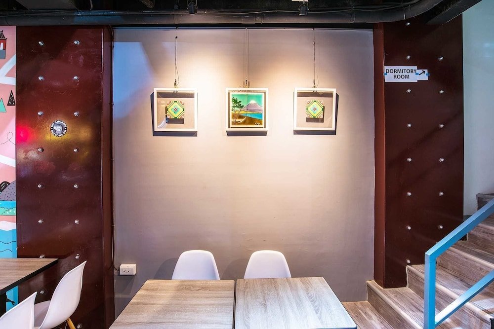 Фото Old Door Hostel & Bar