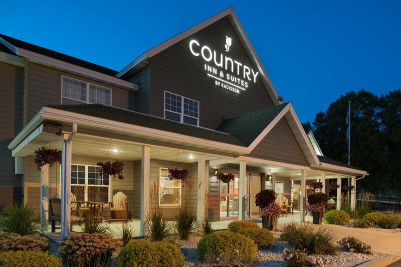 Гостиница Country Inn & Suites by Radisson, Decorah, Ia