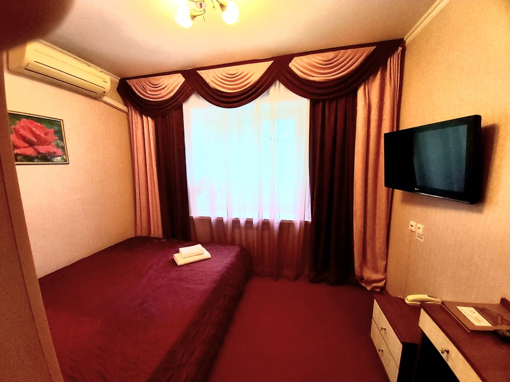 Фото отеля 2