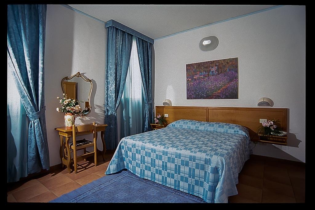 Фото Hotel Accademia