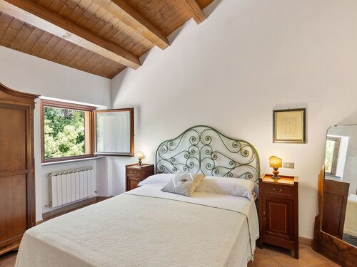 Гостиница Traditional Villa in Varano With Private Garden