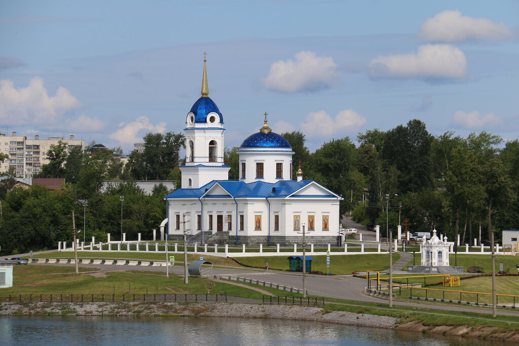 Orthodox church Rozhdestva Presvyatoy Bogoroditsy V Dobryanke Church, Dobrianka, photo