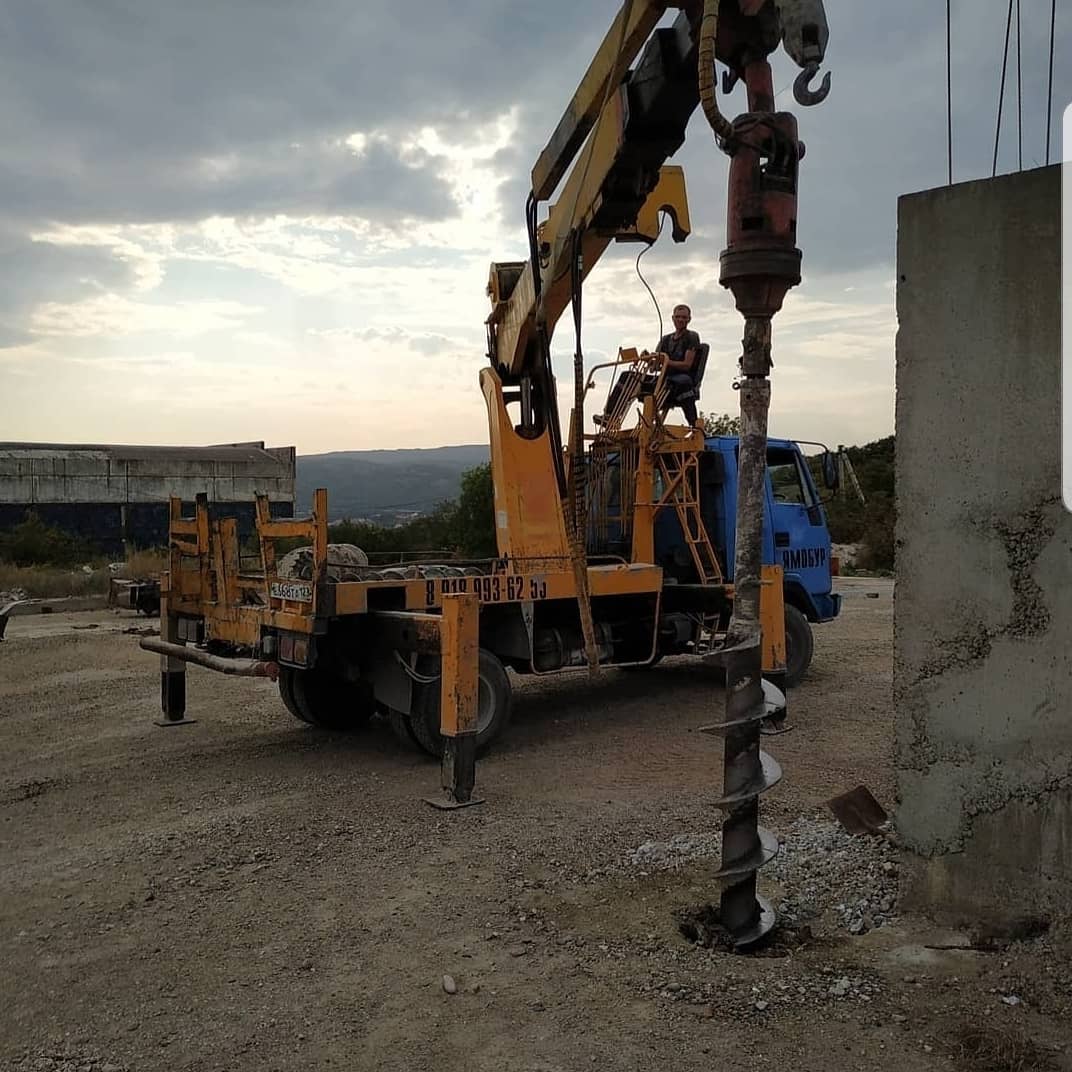 Бурение свай под фундамент ямобуром - 81 фото