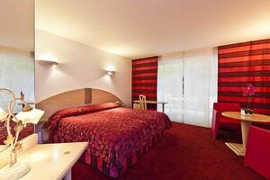 Hôtel Restaurant SPA Parenthèse (Occitanie, Gard, Arrondissement de Nîmes, Sommières, Chemin du Pin, 195), hotel