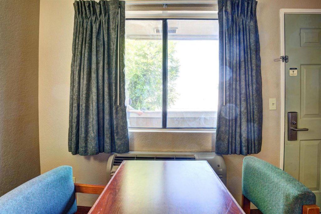 Фото Good Nite Inn Redlands