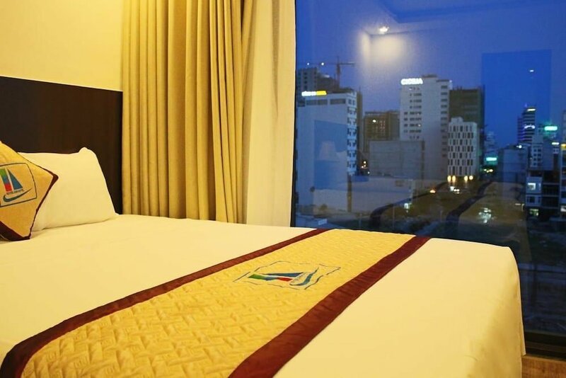 Гостиница Apple Hotel в Дананге