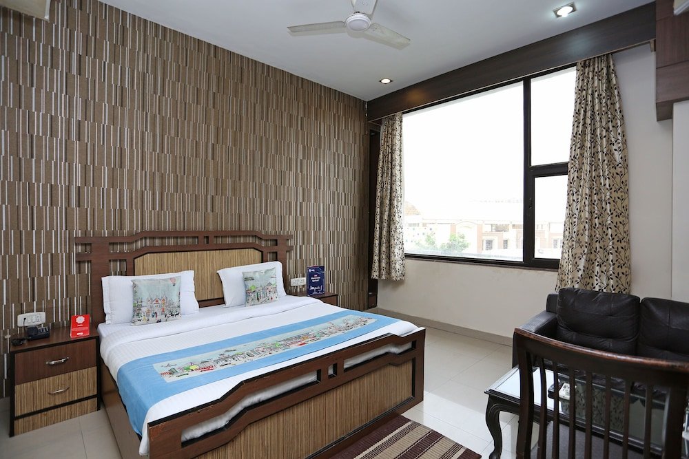 Фото Capital O 1299 Hotel Mukut Regency