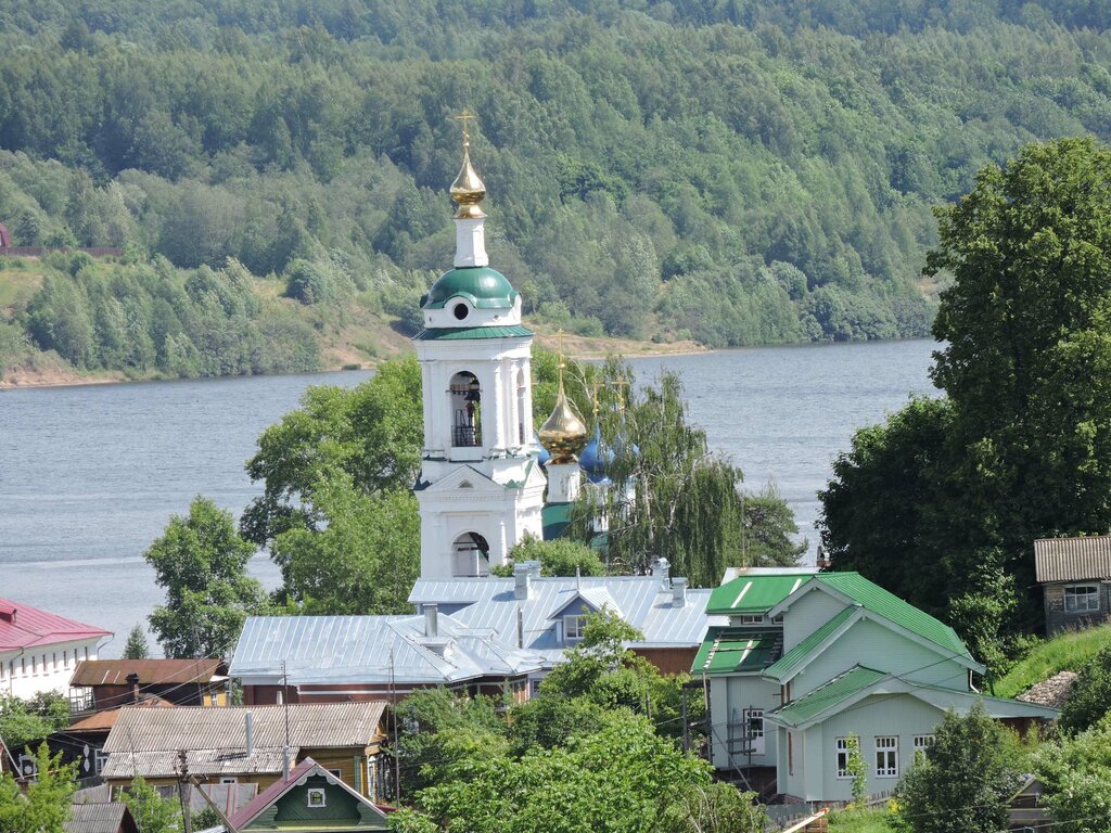 Преображенский храм в Плесе
