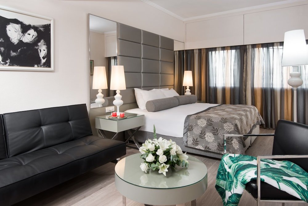 Фото отеля 2