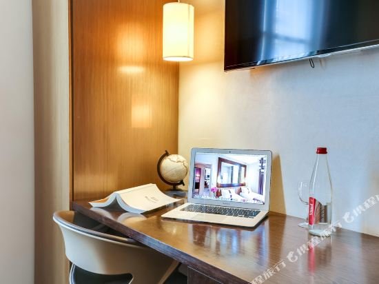 Фото Holiday Inn Paris Elysees