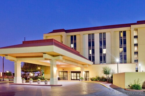 Гостиница La Quinta Inn & Suites by Wyndham Memphis Airport Graceland