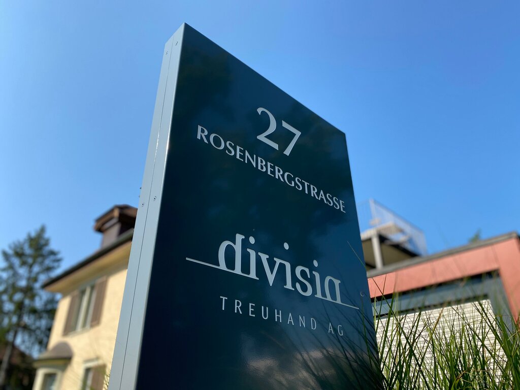 Muhasebeciler Divisia Treuhand AG, Zürih, foto