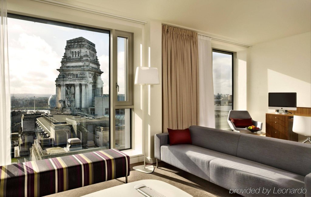 Фото DoubleTree by Hilton London - Tower of London