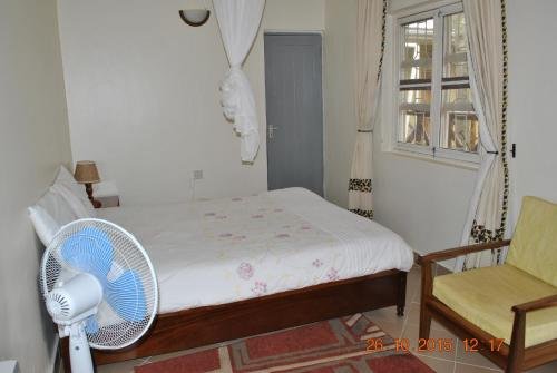 Фото Little Woods Inn