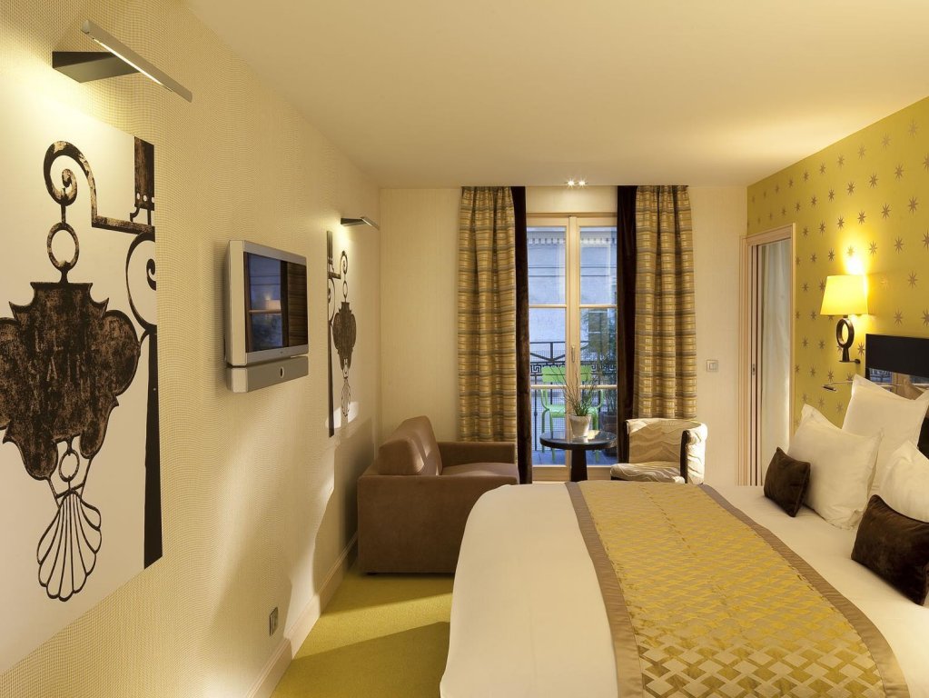 Фото Hôtel Le Petit Paris