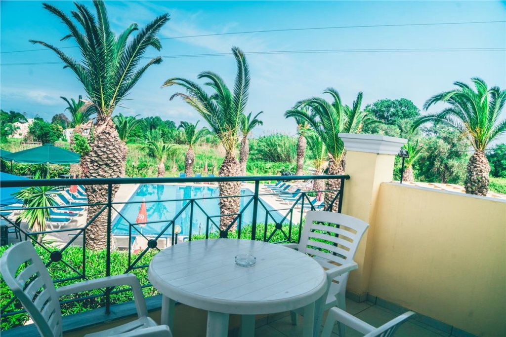 Фото Morfeas Hotel