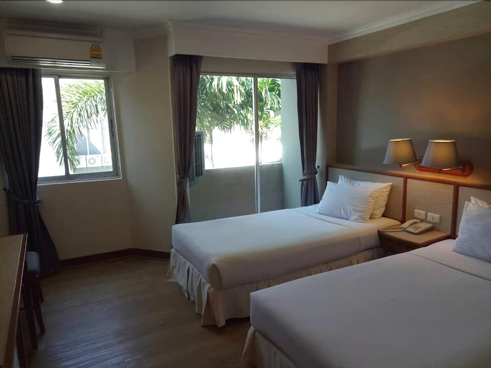 Фото Station One Hotel