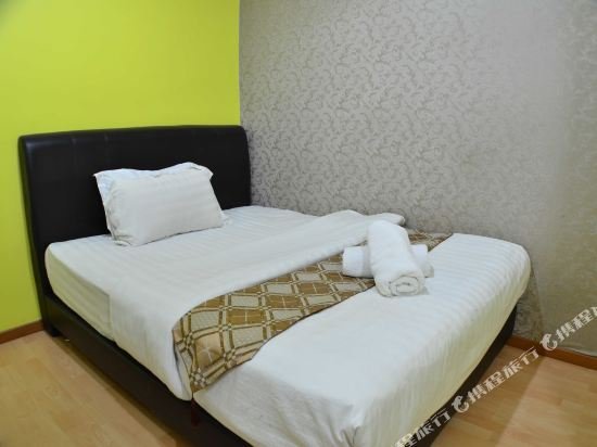 Фото Hotel Zamburger Sungai Besi