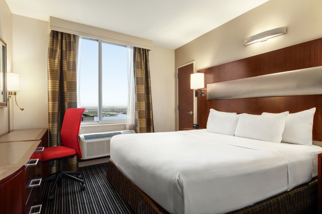 Фото DoubleTree by Hilton New York Downtown