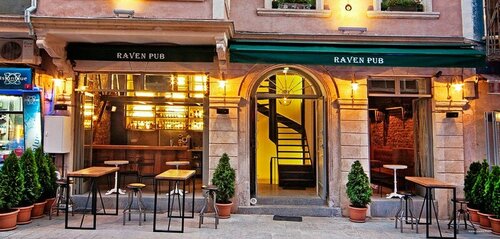 Гостиница Raven Istanbul Suites в Бейоглу