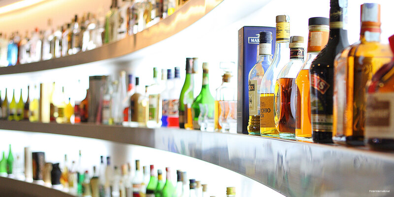 Фото International