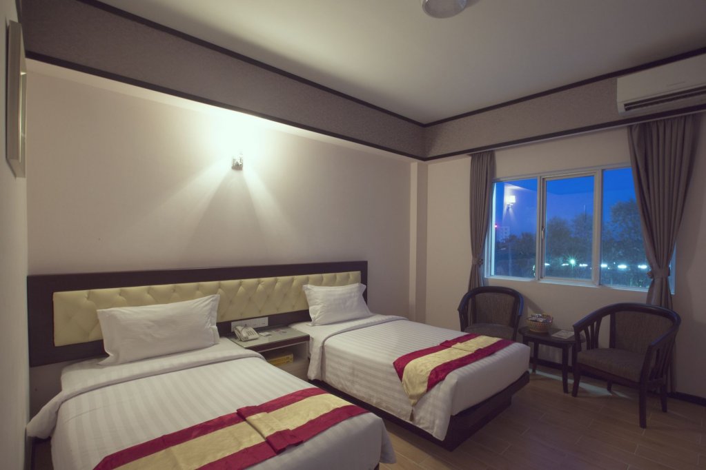 Фото Platinum River View Hotel