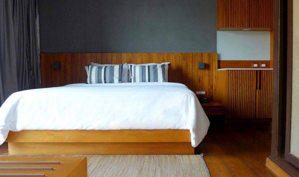 Фото LUXX Langsuan Hotel