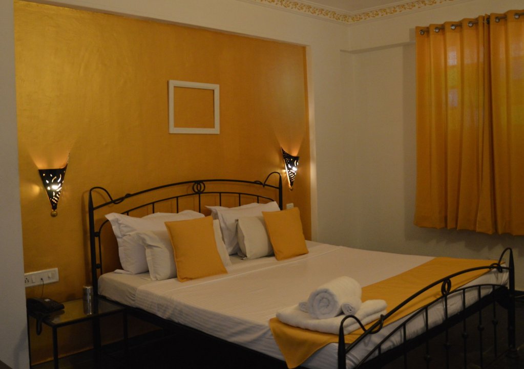 Фото The Red Pier by Downtown Udaipur